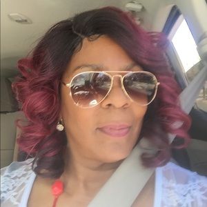 Meet your Posher, Felicia